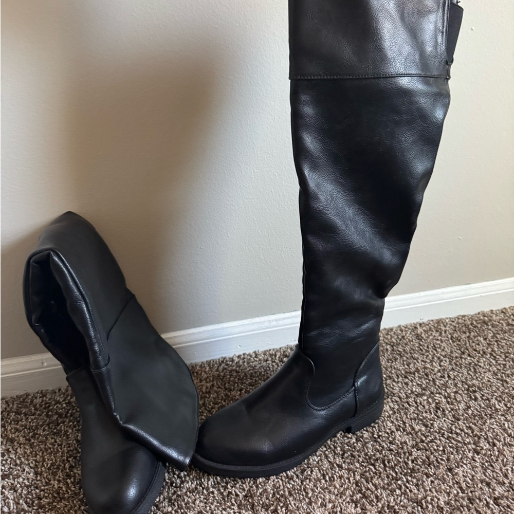 Black Knee-High Leather Boots